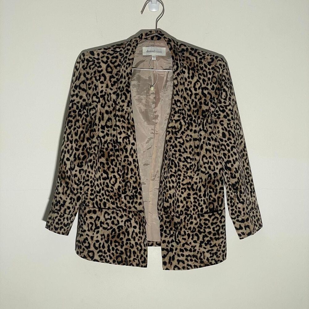 Daniel Rainn leopard print blazer office siren chic workwear